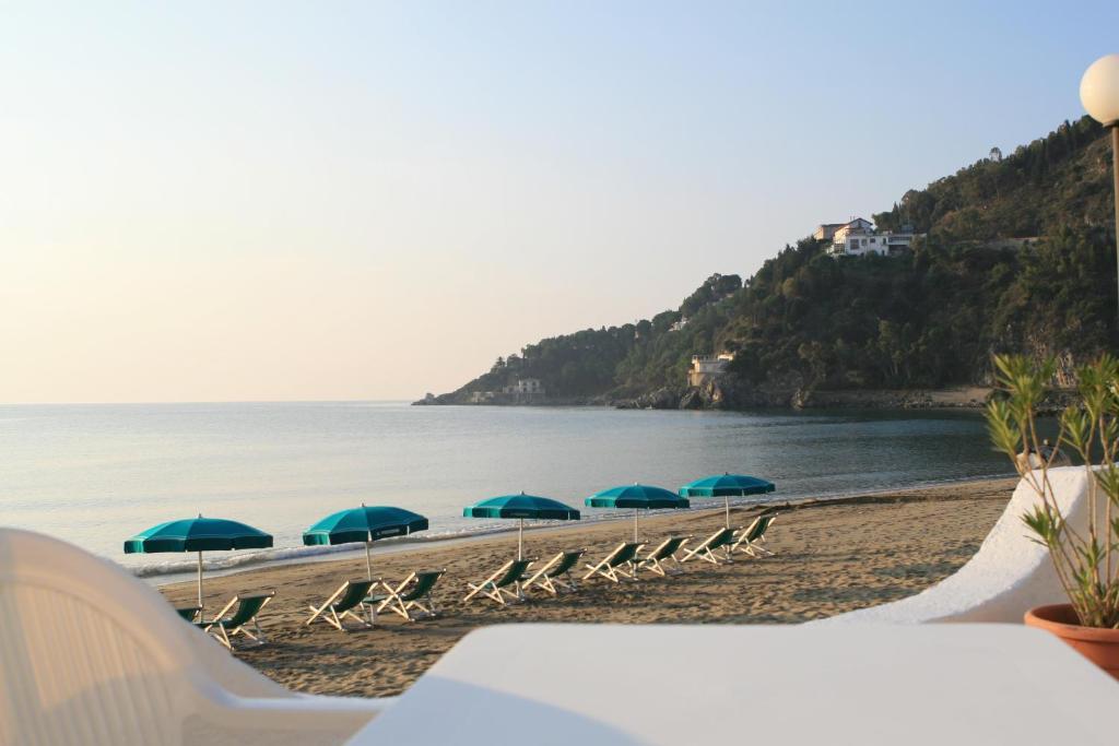 Hotel Club Poseidon Stalettì Exteriör bild